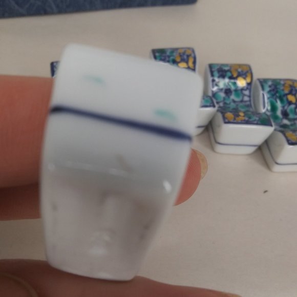 set of five blue white and gold chopstick rests in original box very pretty - Picture 13 of 15